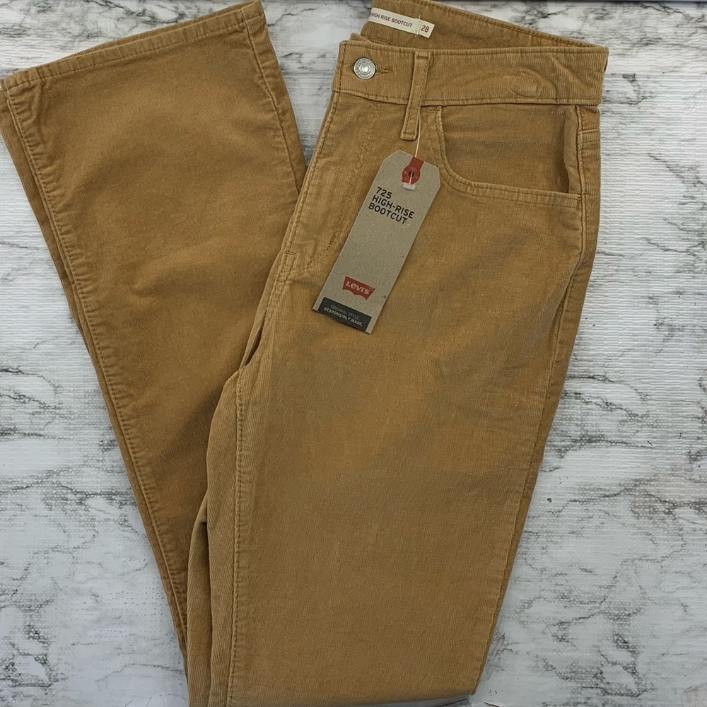 Levi’s 725 High Rise Bootcut Women’s Corduroy Pant - Picture 8 of 11